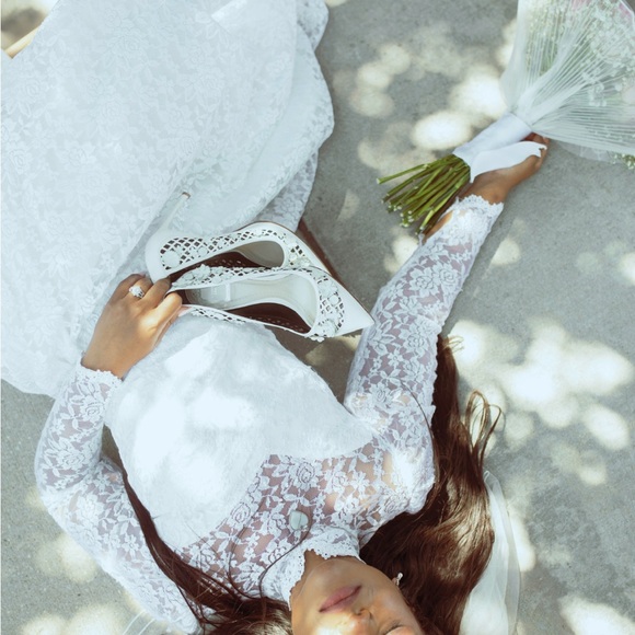 Vintage Modest Wedding Dress + 1960s Veil Bundle - Picture 1 of 9
